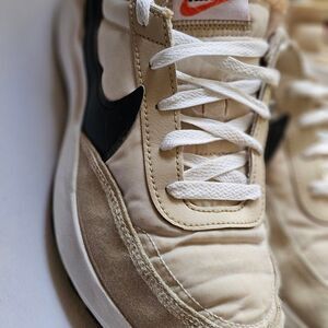 Nike Waffle Debut W Size 9.5